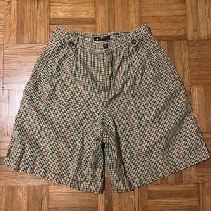 LizSport Vintage Plaid Pleated Shorts